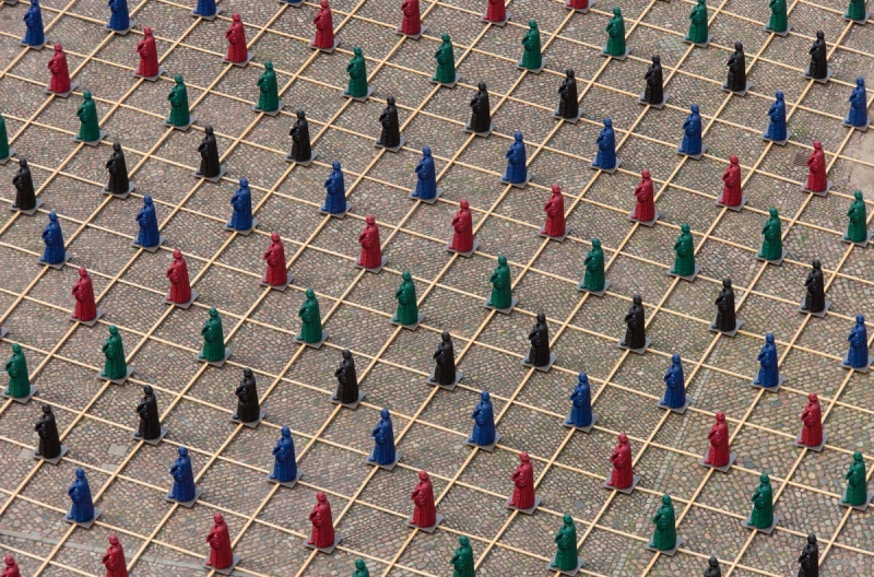 Blick von oben auf Innerhalb der Martin Luther Installation in Wittenberg 2010 von Ottmar Hörl