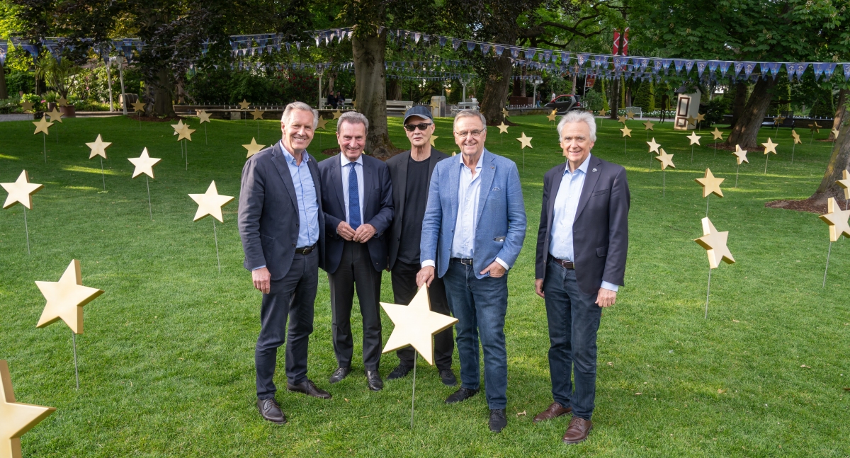 GARTEN DER STERNE Ottmar Hörl